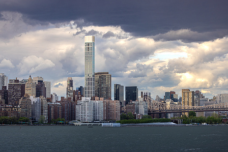 Resilience that rises. One World Trade Center stands tall beside Old Glory above the city, a beacon of rebirth. Its shining form reflects the sunset, symbolizing New York’s strength and spirit.
#StudioBasel #NYC #Architecture #OneWorldTradeCenter #Symbol 