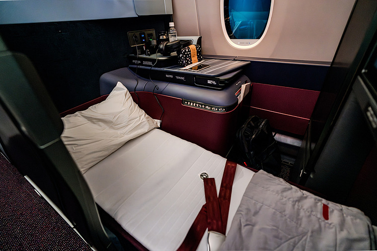 Japan Airlines A350-1000 Business Class Bed