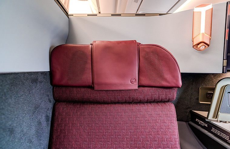 Japan Airlines A350-1000 Business Class Built-In Speakers