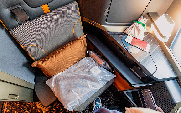 STARLUX A350-900 Business Class Seat