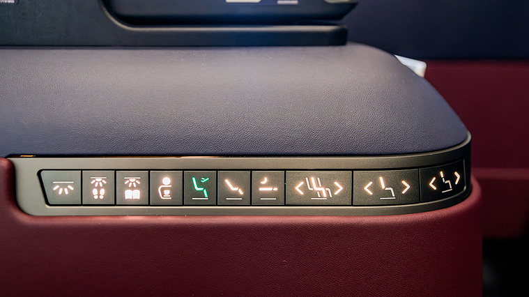Japan Airlines A350-1000 Business Class Seat Control