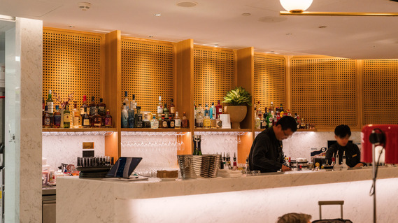 Singapore Changi Airport (SIN) Qantas First Lounge Bar