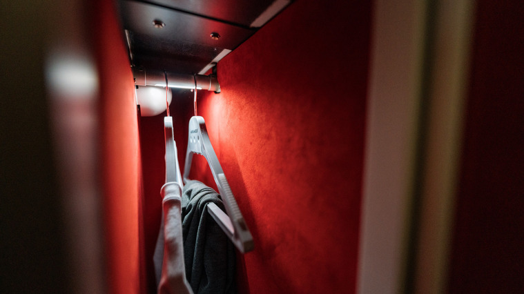 Air France 777-300ER La Première First Class Closet