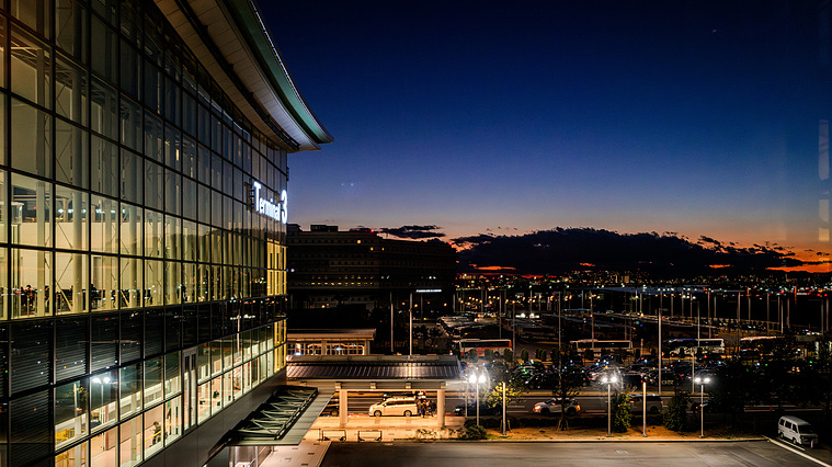 Sunset at Haneda Airport (HND)