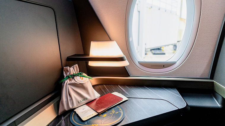 STARLUX A350-900 Business Class Lamp