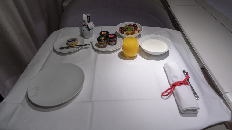 Air France 777-300ER La Première First Class Breakfast