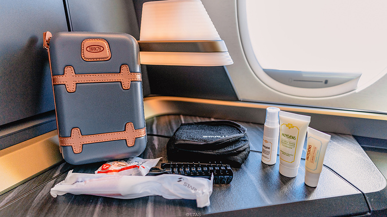 STARLUX A350-900 Business Class Amenity Kit