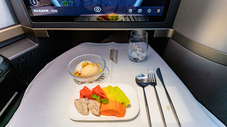 STARLUX A350-900 Business Class Dessert