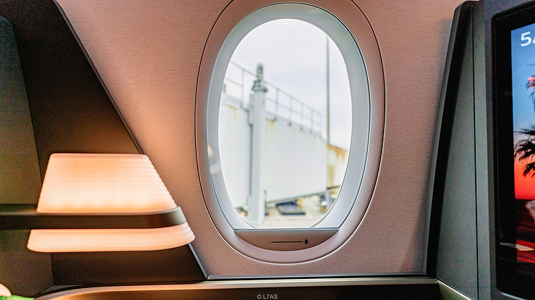 STARLUX A350-900 Business Class Window