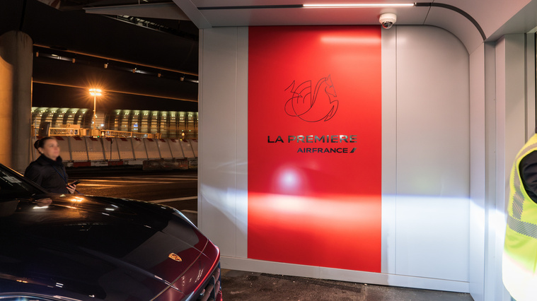 Air France 777-300ER La Première First Class Arrival Lounge