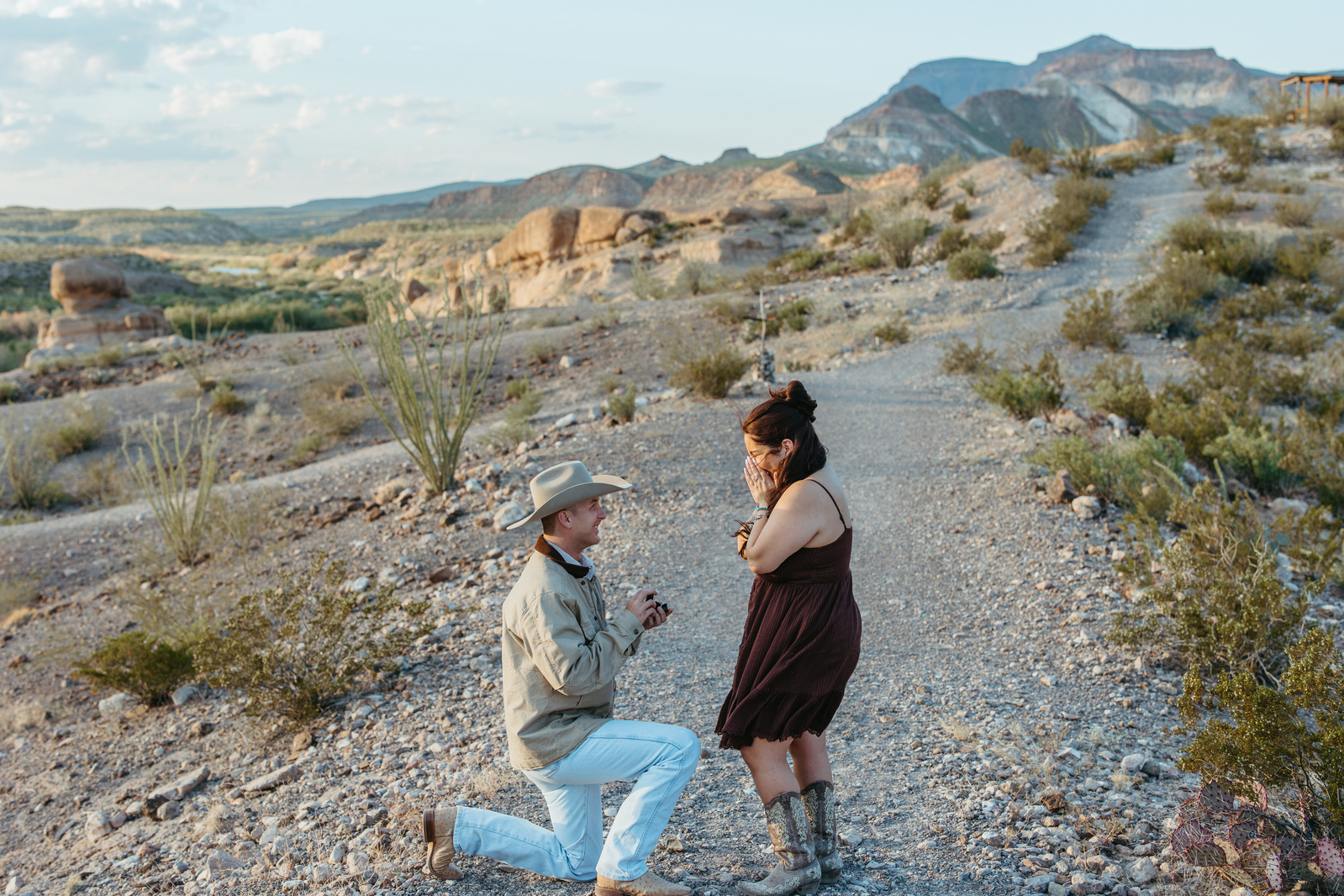 Big Bend Photographer Hannah Gentiles captures a surprise proposal that occurred in the big bend ranch state park. 