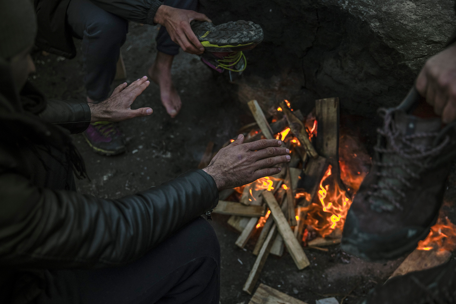 RÉFUGIÉS DANS LE NORD DE LA FRANCE, LA LUTTE À LA VIE DES INVISIBLES, CALAIS - DÉCEMBRE 20: Photo by Kiran Ridley