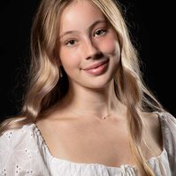 Senior portraits for a ballet dance student who attended Oregon Ballet Theater School for many years, taken by Jingzi Photography, dance and portrait photographer in Portland Oregon.
