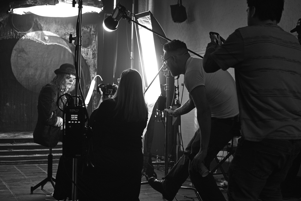 Behind-the-scenes shot by MFFPHOTOGRAPHY, a New York-based female photographer, at the Lindsay Adler 2024 Halloween ShootOut in New Jersey.
