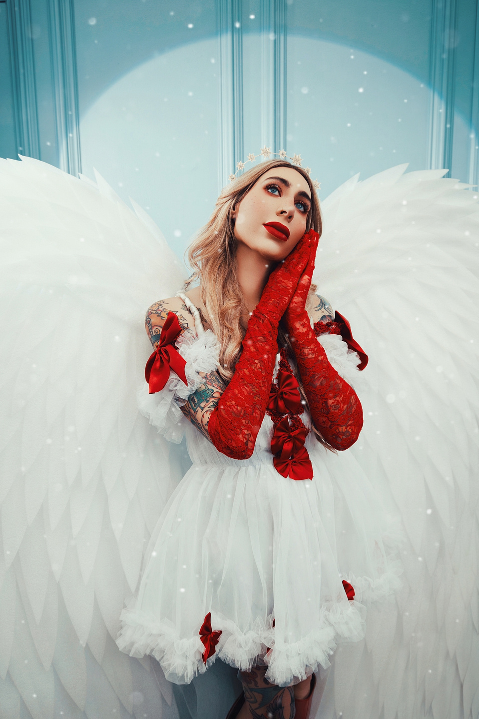 Brittany Pozen captured by female photographer MFFPHOTOGRAPHY in Long Island, NY—elegant holiday portraits highlighting beauty and creativity.