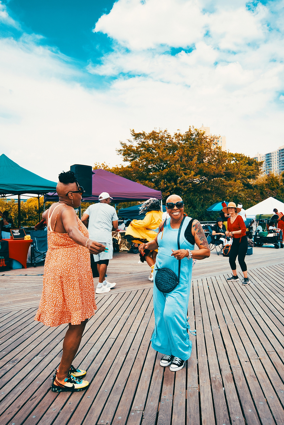 Street photography captured in Coney Island during the Long Island Film Club photo walk by NYC-based female photographer MFFPHOTOGRAPHY.