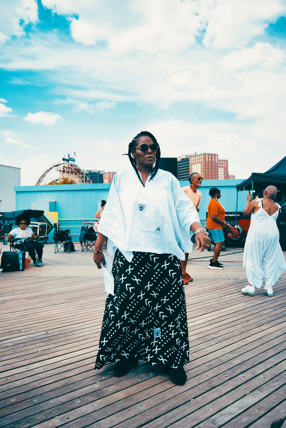 Street photography captured in Coney Island during the Long Island Film Club photo walk by NYC-based female photographer MFFPHOTOGRAPHY.