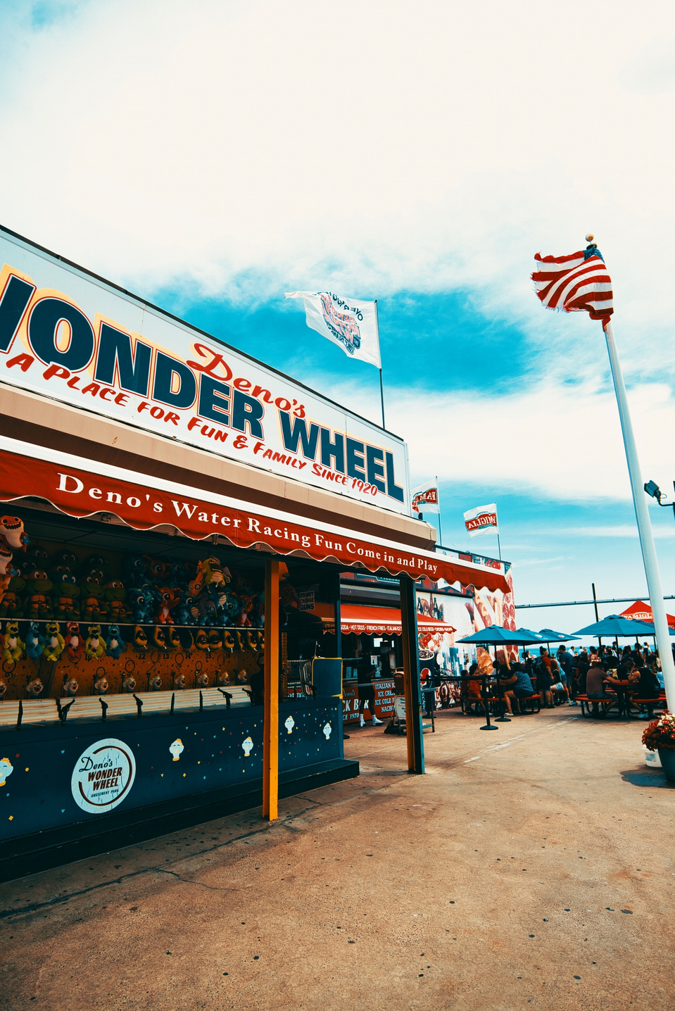 Street photography captured in Coney Island during the Long Island Film Club photo walk by NYC-based female photographer MFFPHOTOGRAPHY.