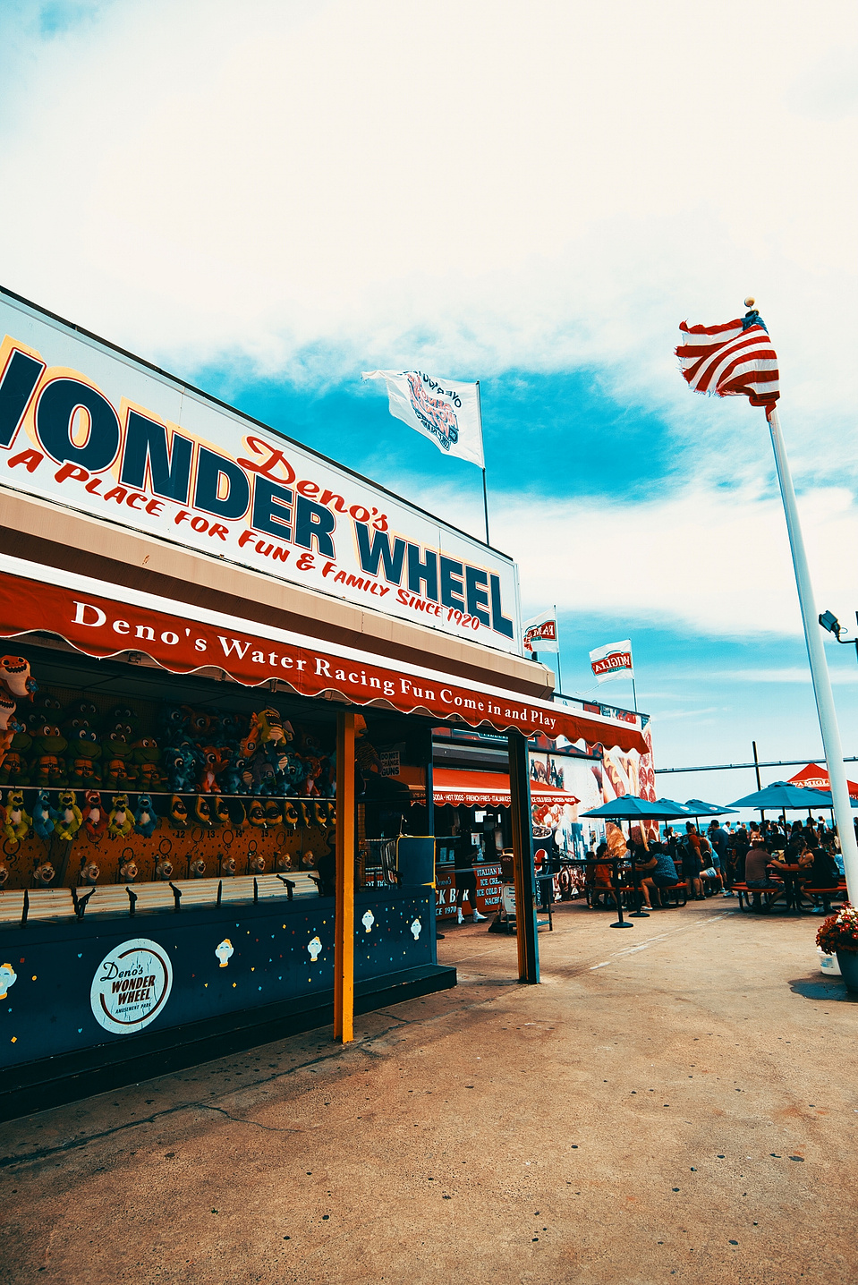 Street photography captured in Coney Island during the Long Island Film Club photo walk by NYC-based female photographer MFFPHOTOGRAPHY.