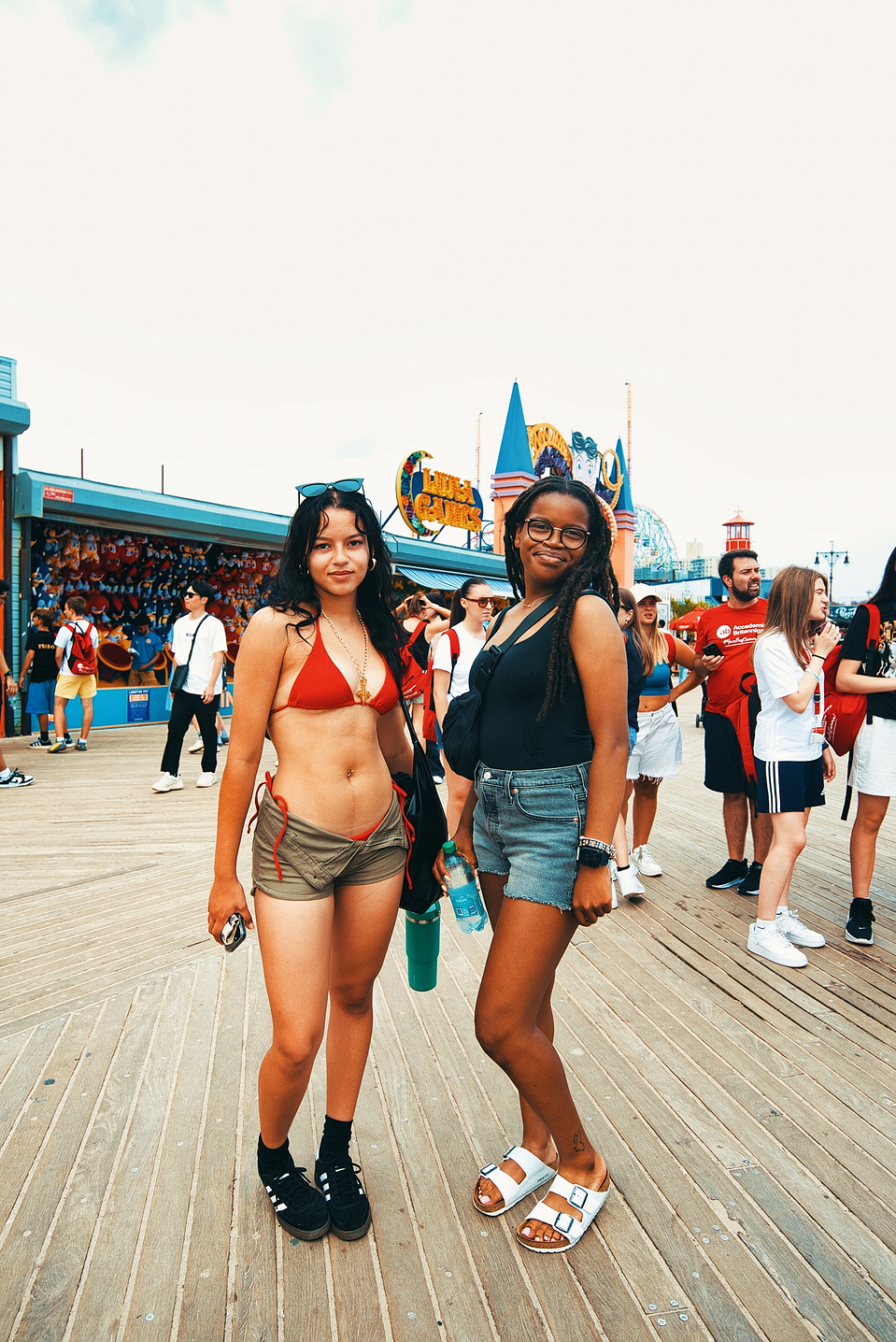 Street photography captured in Coney Island during the Long Island Film Club photo walk by NYC-based female photographer MFFPHOTOGRAPHY.