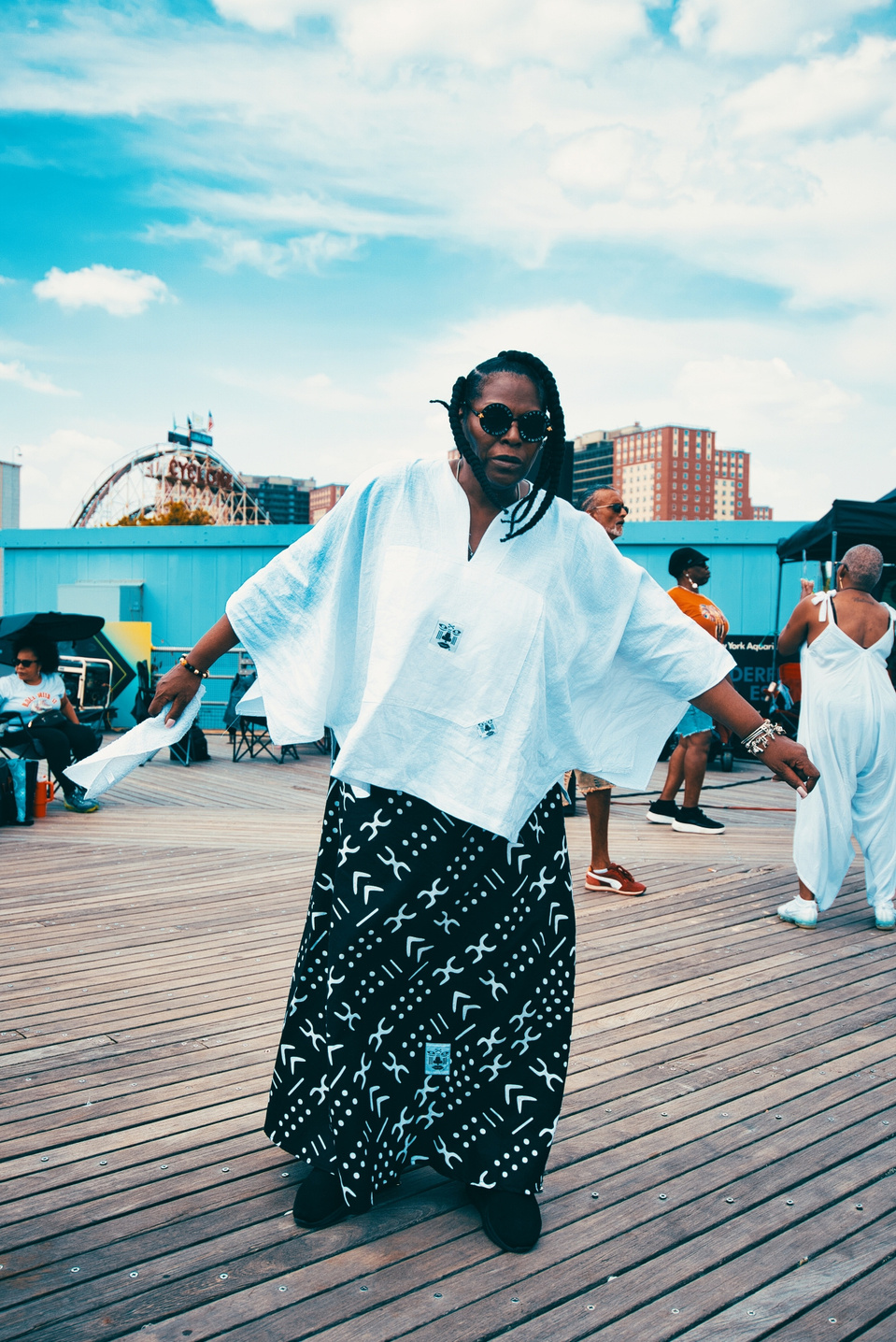 Street photography captured in Coney Island during the Long Island Film Club photo walk by NYC-based female photographer MFFPHOTOGRAPHY.
