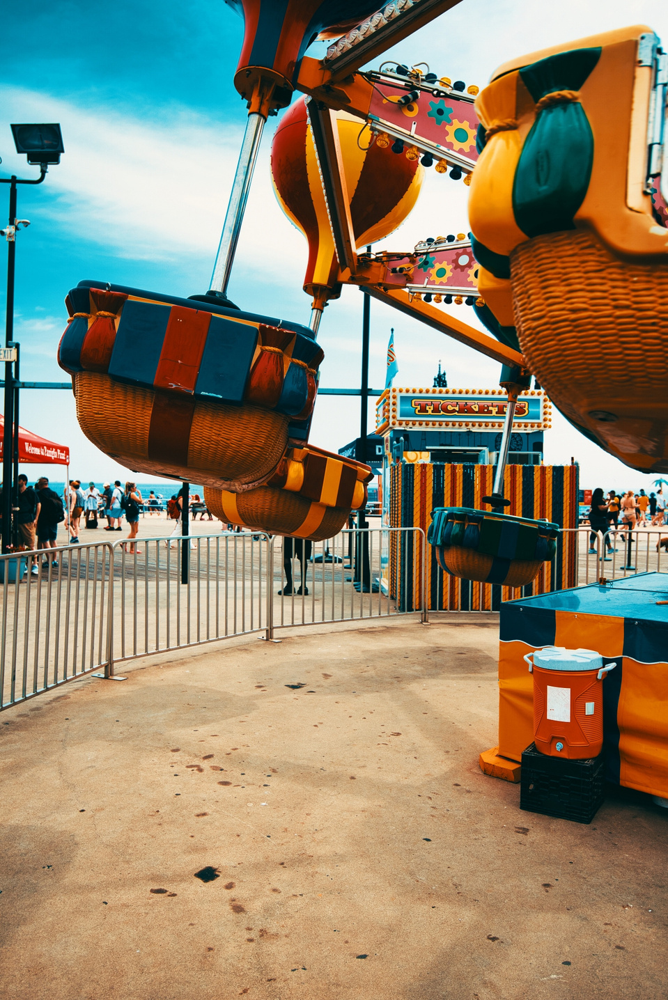 Street photography captured in Coney Island during the Long Island Film Club photo walk by NYC-based female photographer MFFPHOTOGRAPHY.