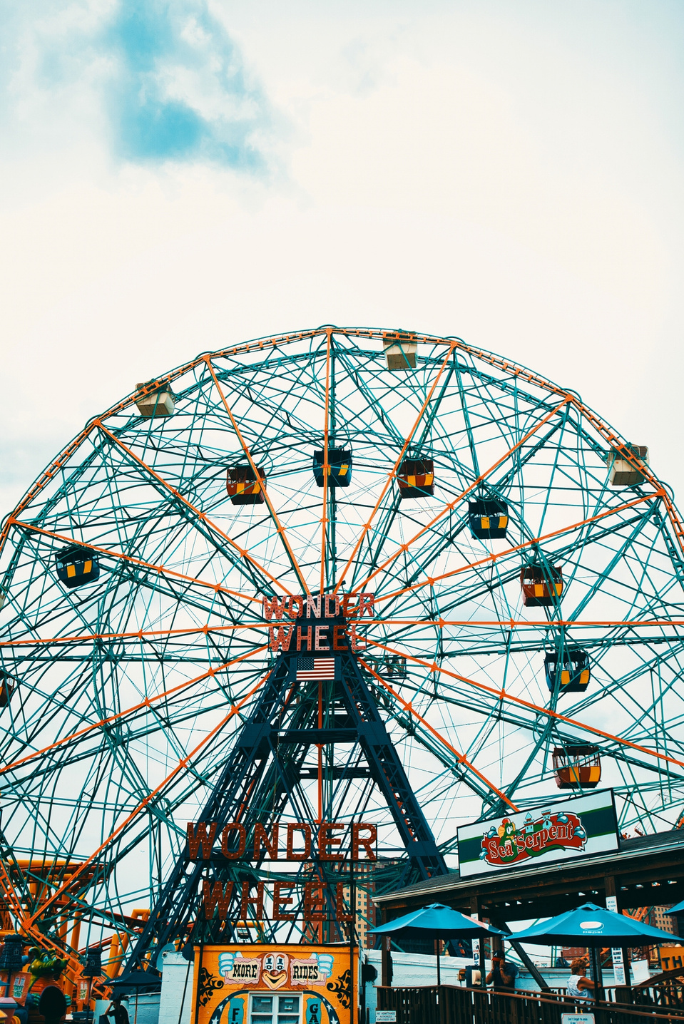 Street photography captured in Coney Island during the Long Island Film Club photo walk by NYC-based female photographer MFFPHOTOGRAPHY.
