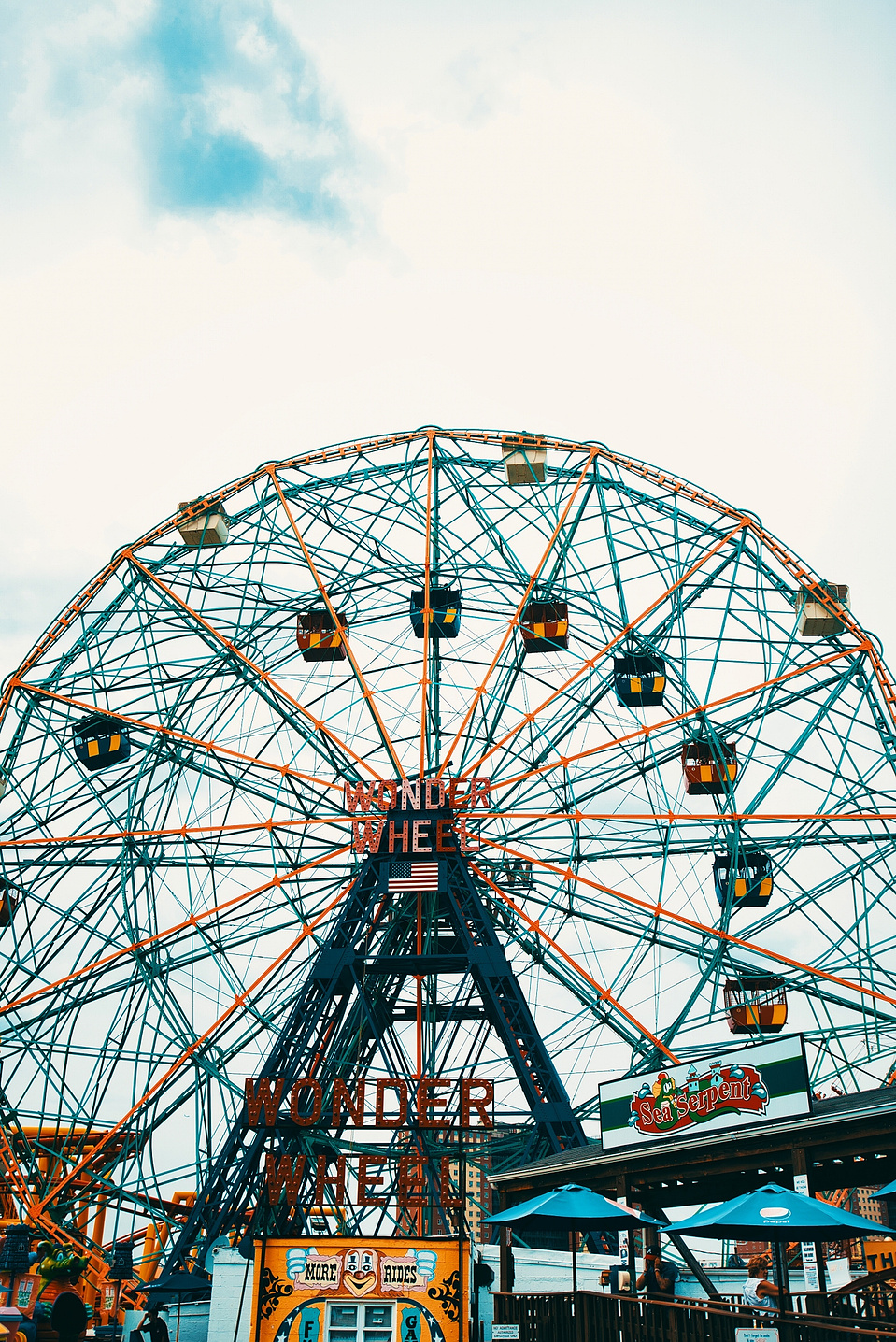 Street photography captured in Coney Island during the Long Island Film Club photo walk by NYC-based female photographer MFFPHOTOGRAPHY.
