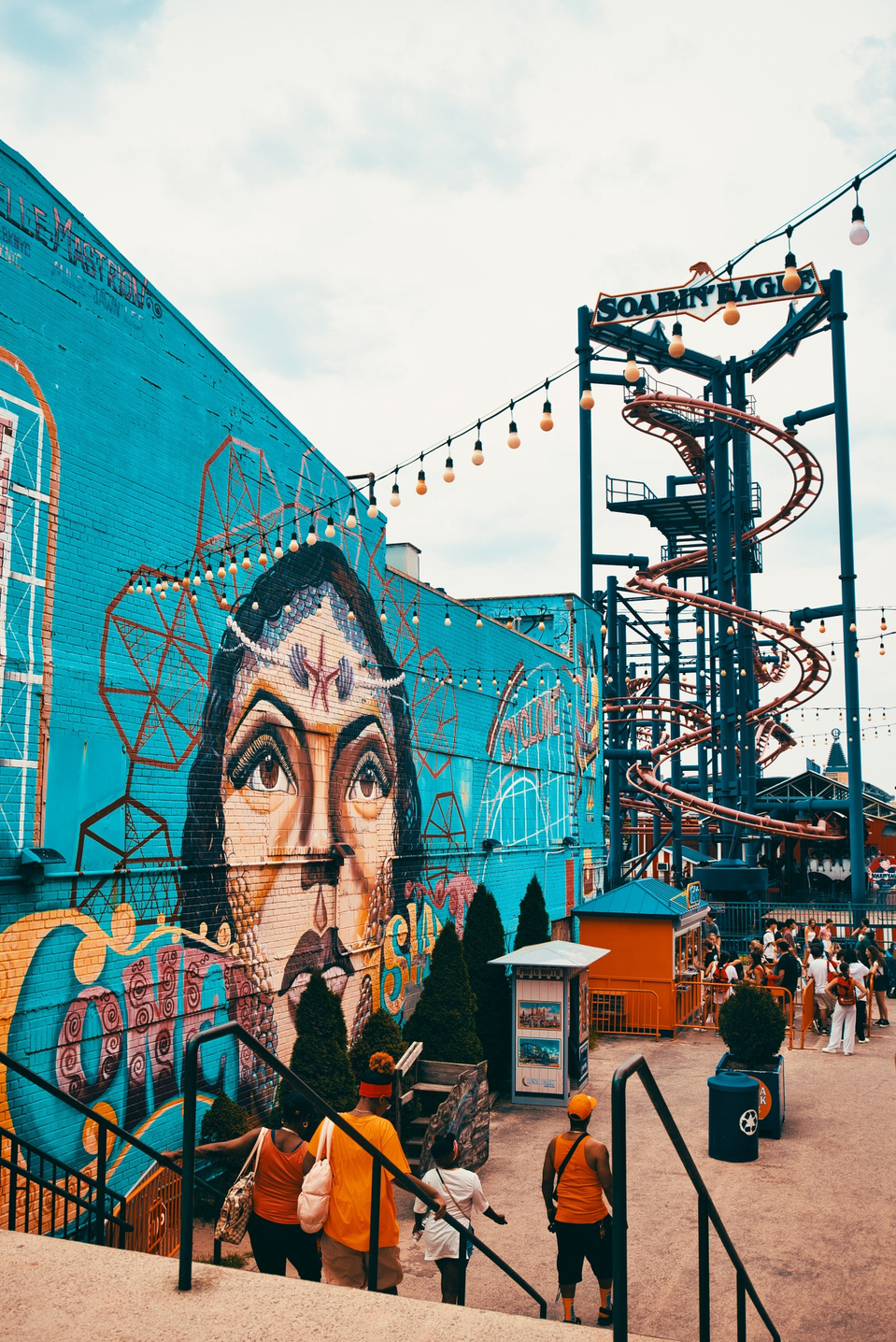 Street photography captured in Coney Island during the Long Island Film Club photo walk by NYC-based female photographer MFFPHOTOGRAPHY.