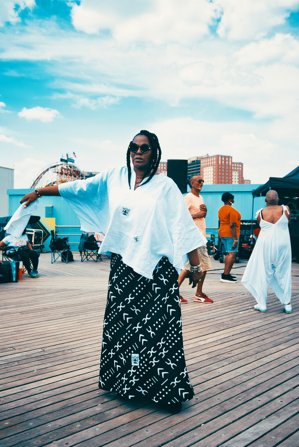Street photography captured in Coney Island during the Long Island Film Club photo walk by NYC-based female photographer MFFPHOTOGRAPHY.