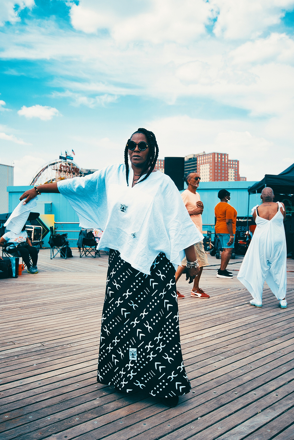 Street photography captured in Coney Island during the Long Island Film Club photo walk by NYC-based female photographer MFFPHOTOGRAPHY.