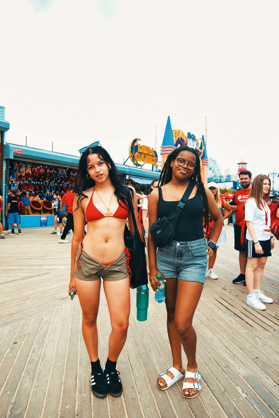 Street photography captured in Coney Island during the Long Island Film Club photo walk by NYC-based female photographer MFFPHOTOGRAPHY.