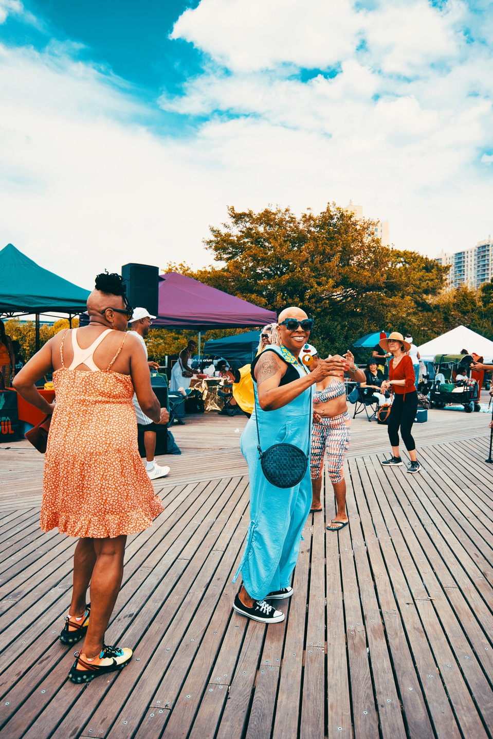 Street photography captured in Coney Island during the Long Island Film Club photo walk by NYC-based female photographer MFFPHOTOGRAPHY.