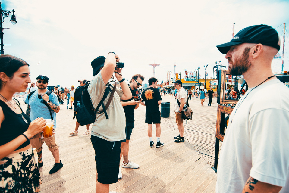 Street photography captured in Coney Island during the Long Island Film Club photo walk by NYC-based female photographer MFFPHOTOGRAPHY.