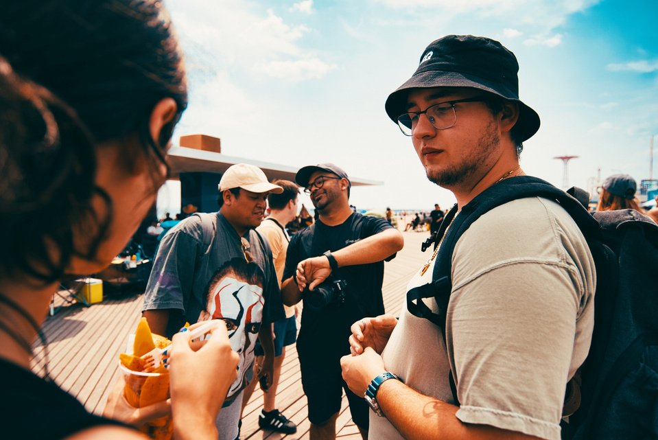 Street photography captured in Coney Island during the Long Island Film Club photo walk by NYC-based female photographer MFFPHOTOGRAPHY.