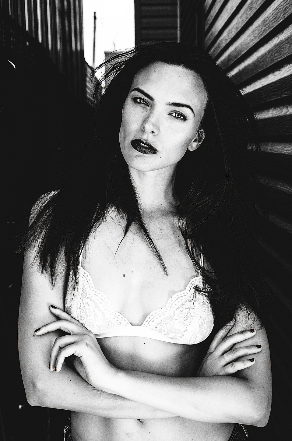 Female agency represented model captured on location outdoors by NYC-based creative photographer MFFPHOTOGRAPHY. 