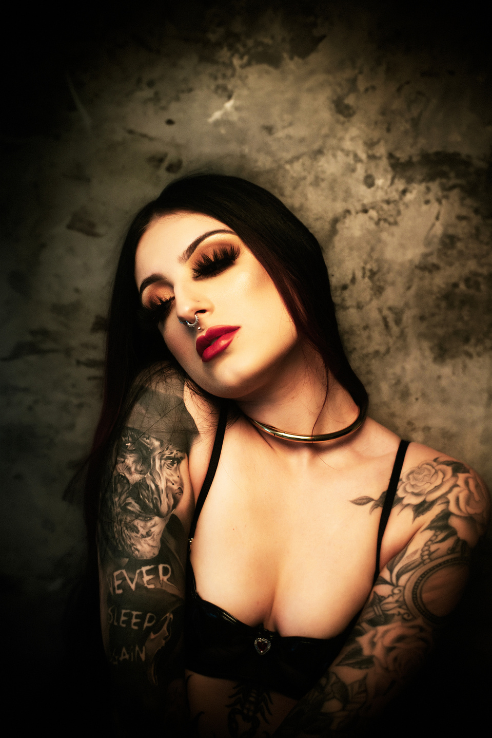 Model showcasing a gold necklace for Eternity Collars in a commercial studio session with NYC-based creative photographer MFFPHOTOGRAPHY.