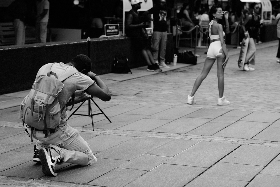 Black and white behind-the-scenes shots by NYC-based female photographer MFFPHOTOGRAPHY at the Portrait Blake networking event in Seaport, NY.