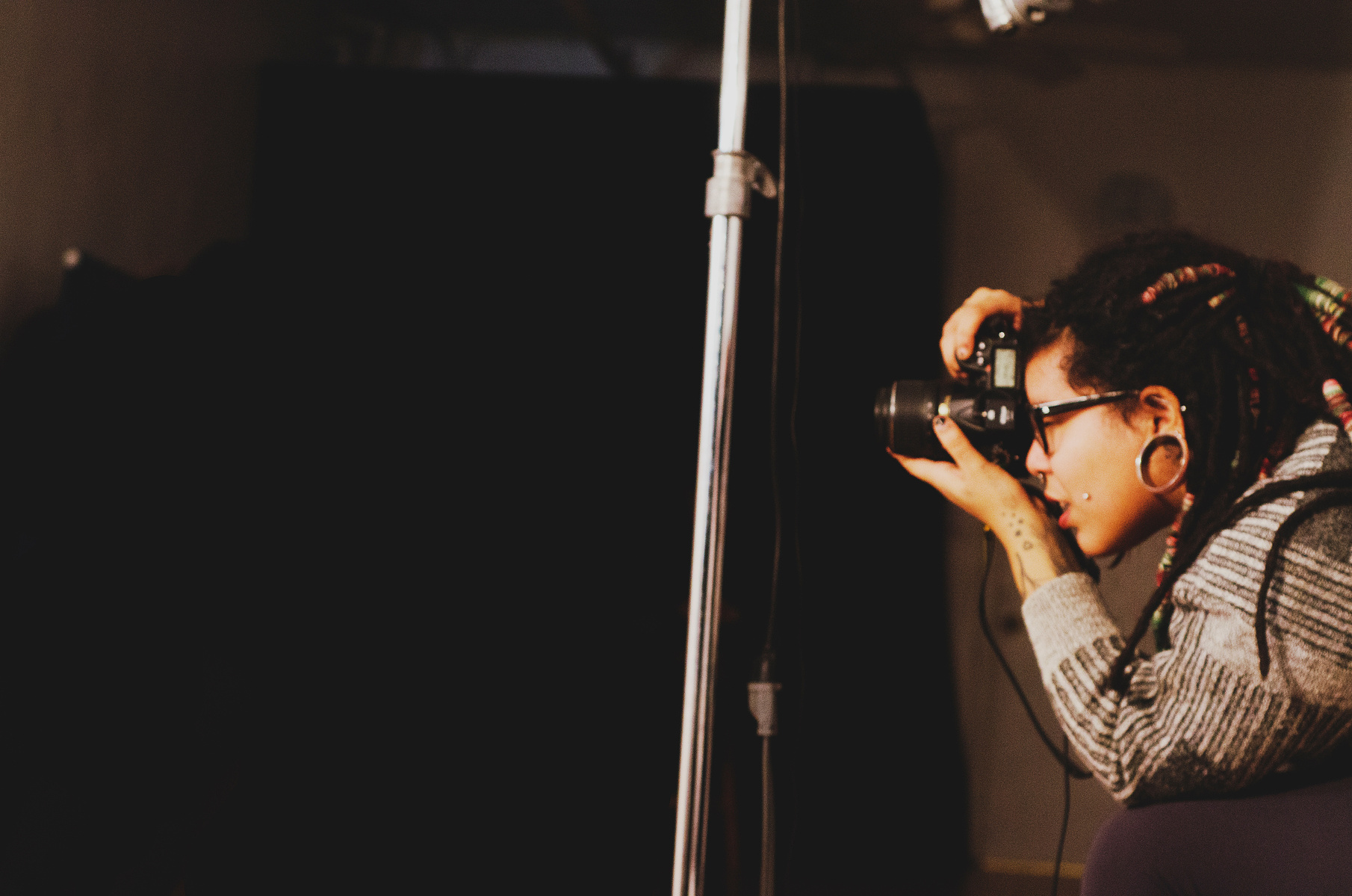 NYC-based female Photographer MFFPHOTOGRAPHY photographed behind the scenes while working with models in studio. 