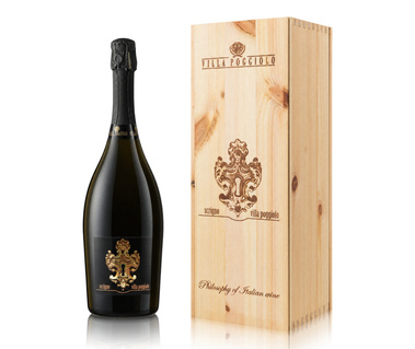 Scrigno Villa Poggiolo con cassetta regalo in legno, fotografato su fondo bianco per lo shop online Dalfiume Nobilvini