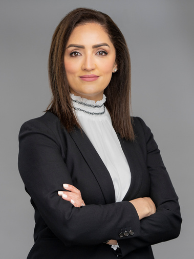 Headshots and Portraits for women in the Bay Area. Atlas Studios professional photography. Corporate and Commercial photography