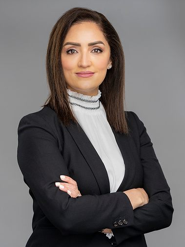 Headshots and Portraits for women in the Bay Area. Atlas Studios professional photography. Corporate and Commercial photography