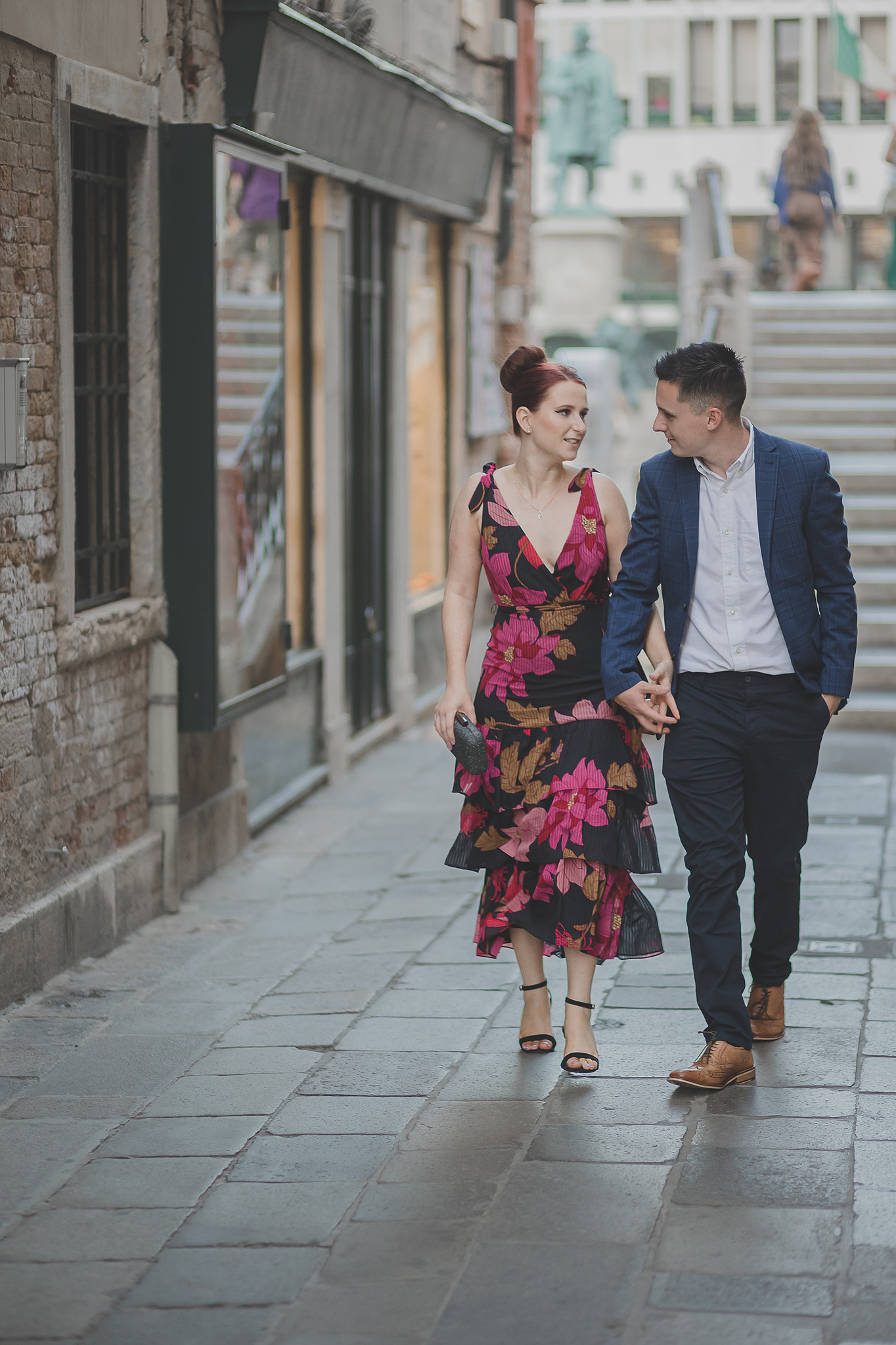 couple walking in Venice