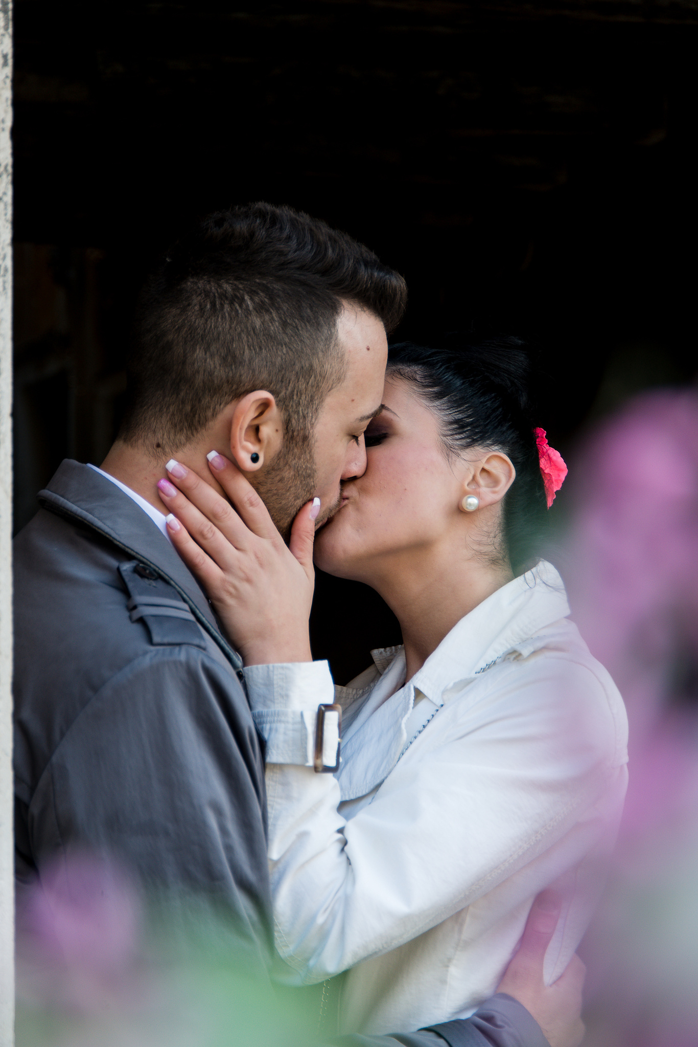 newly weds kissing