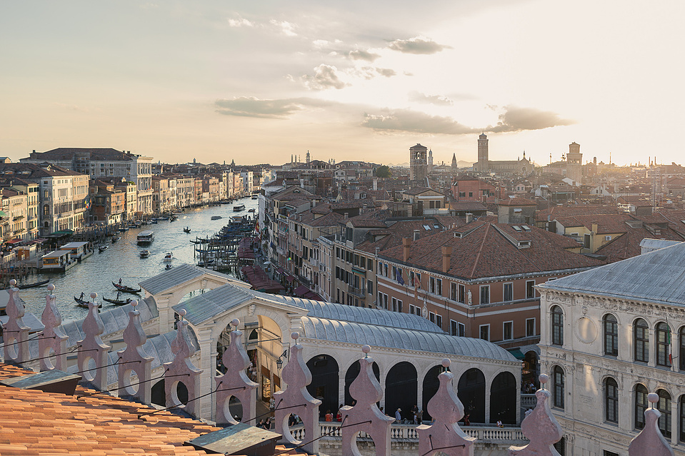 View of Rialto bridge from t-fondaco rooftop terrace
