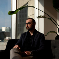 WINNIPEG, Man. (26/08/21) - Grant White, a portfolio manager at Endeavour Wealth Management with IA Private Wealth, is photographed in Endeavour's Winnipeg office on August, 26, 2021. Photo by Alex Lupul