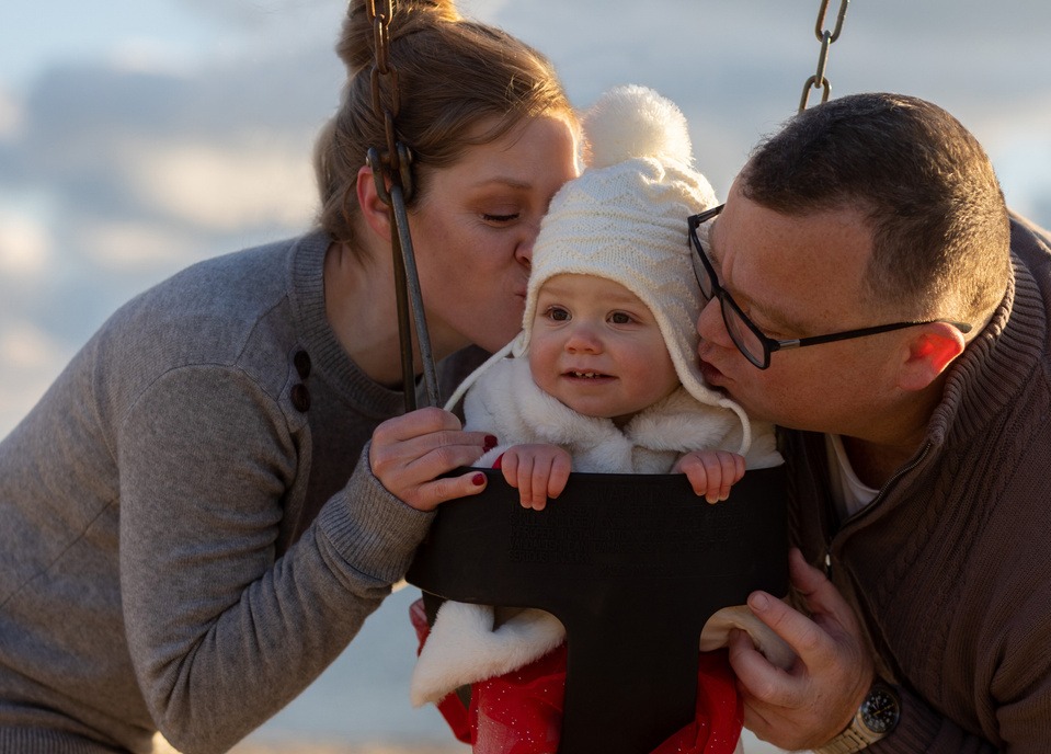 Holiday Family Photos | Shipyard Park, Mattapoisett, Mass. | Shannon C Broderick