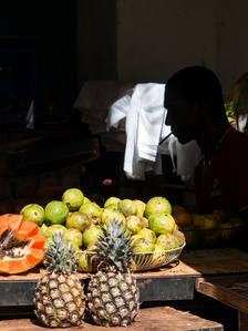 Cuba, SophieChurlaud, photographie, photography, montreal photographer, art, streetphoto, streetphotographie, ombre, shadow, fruits 