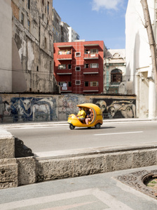 Cuba, SophieChurlaud, photographie, photography, montreal photographer, art, streetphoto, streetphotographie, tuktuk, cityscape, cuban urbanisme