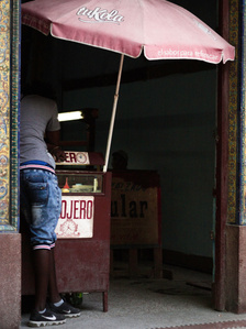Cuba, SophieChurlaud, photographie, photography, montreal photographer, art, streetphoto, streetphotographie, ice cream, vendeur